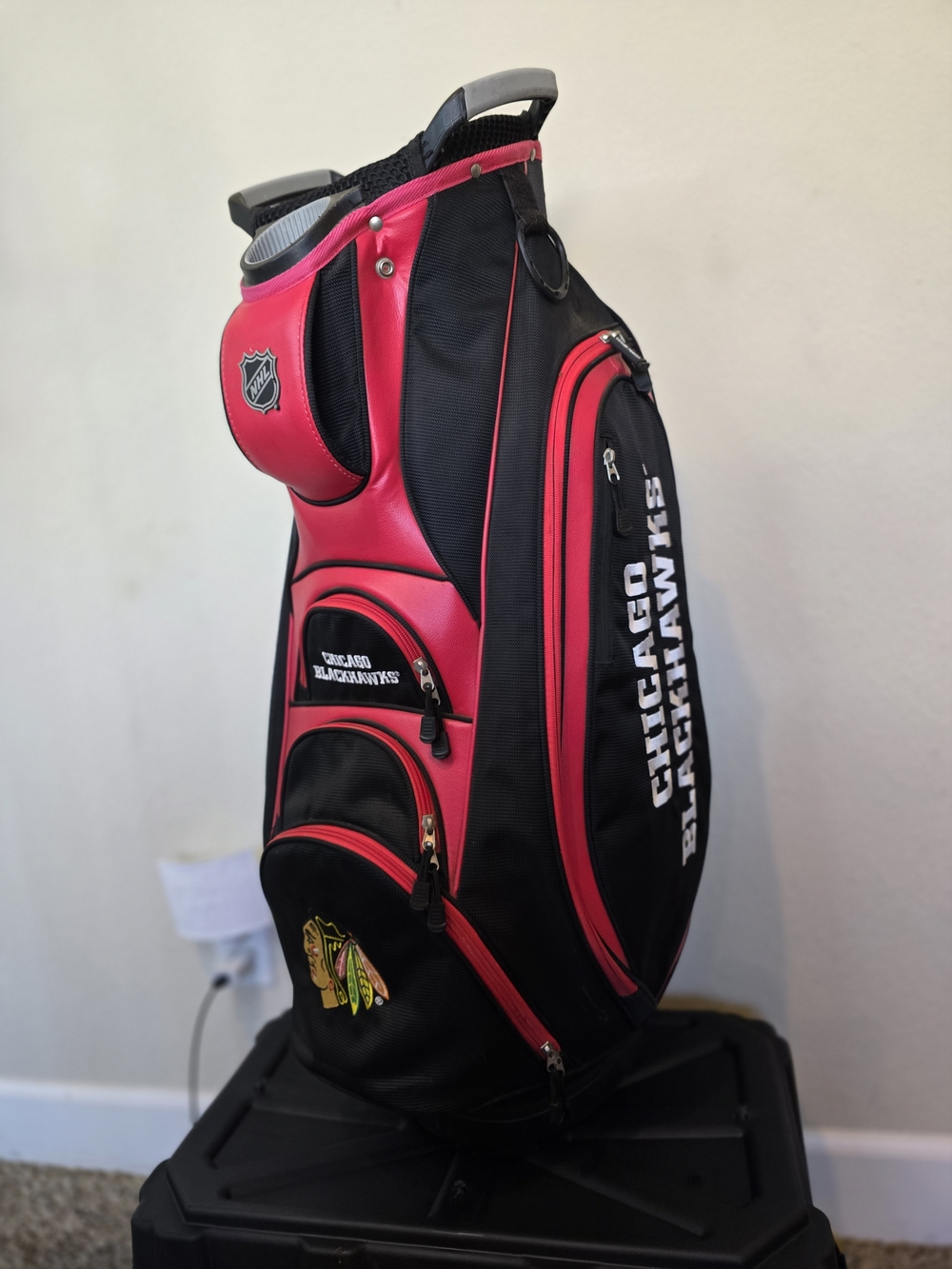 Chicago Blackhawks Official NHL Victory Golf Cart Bag